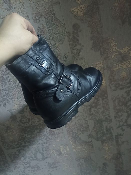 Продам кроссовки сапоги ботинки туфли