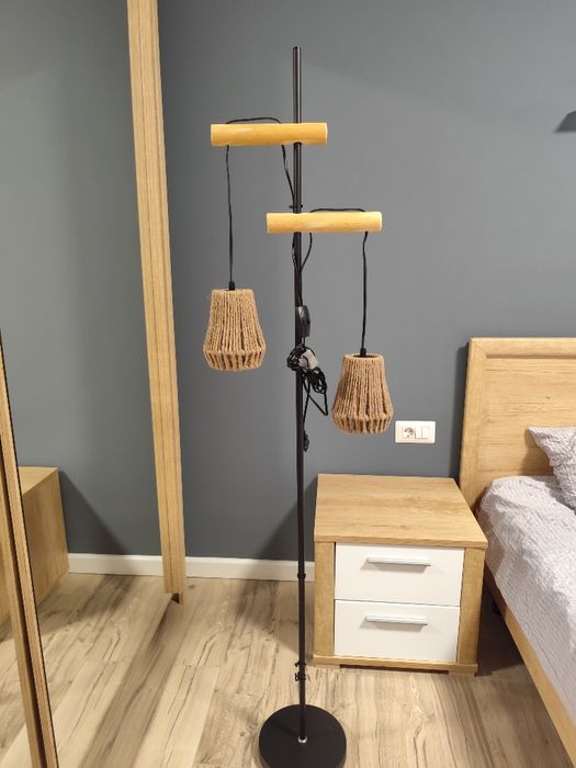 Lampadar de podea