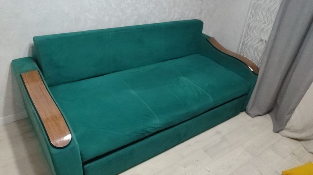 Продам диван в гостиную в спальню