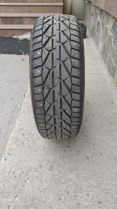 Шины зимние 215/65R16 Б/У