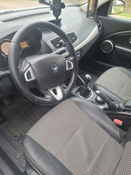 Renault fluence  2013 vând sau schimb