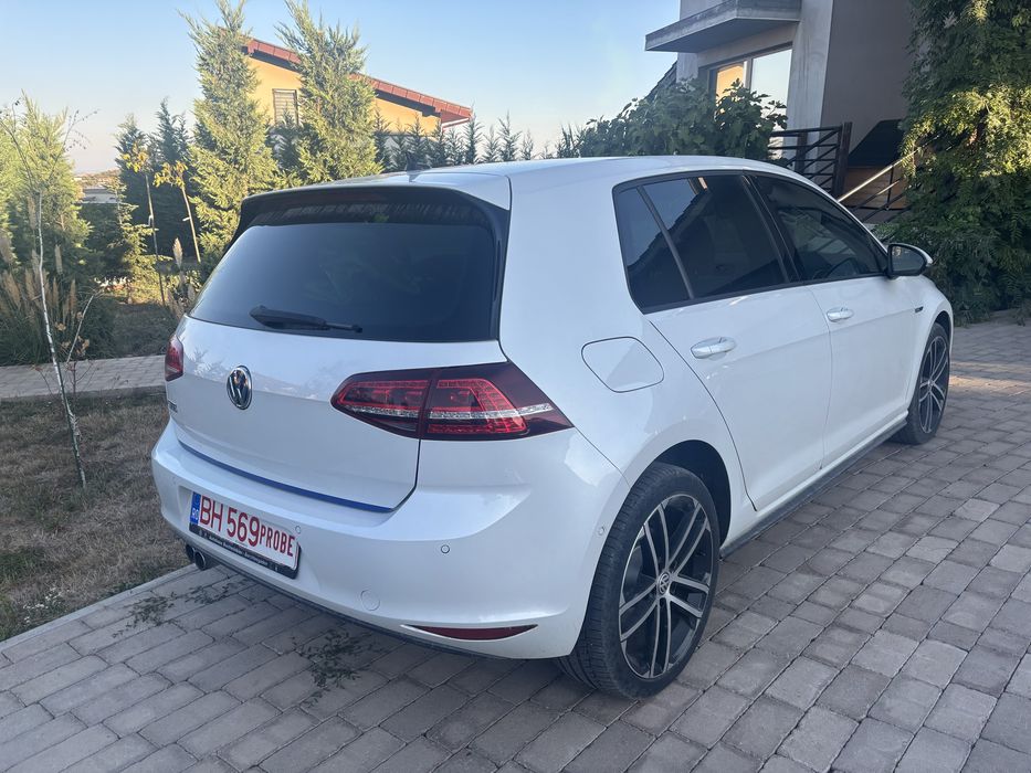 VOLKSWAGEN e-Golf 2015 — imagine 3