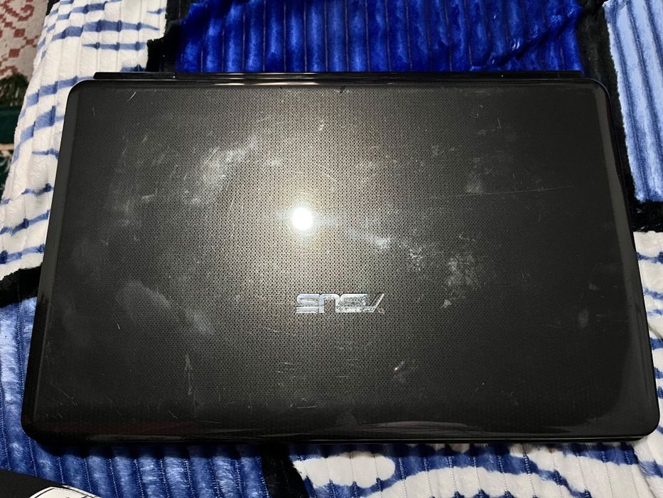 Vând laptop Asus