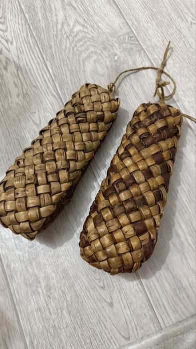 лапти плетенные.