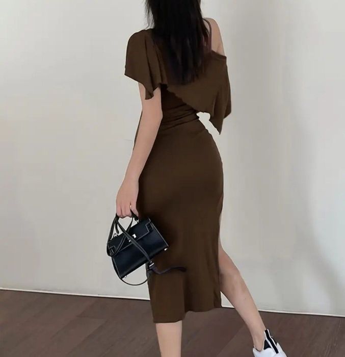 Ветровка, спортивный комбинезон, шикарное платье,