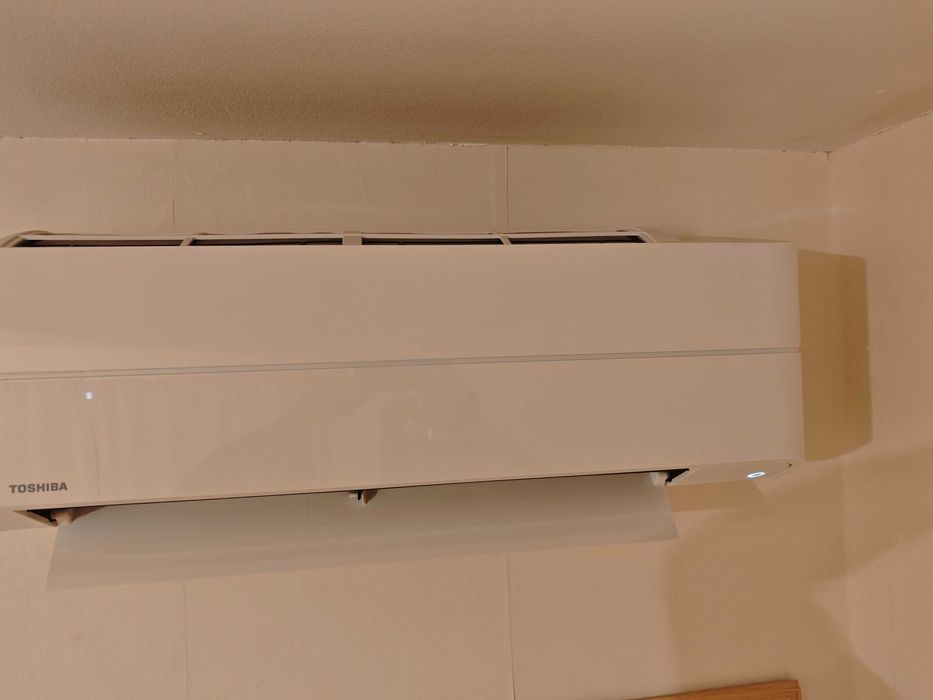 Вътрешно тяло Toshiba RAS-B13B2KV2G-E ESSENTO, 13000 BTU