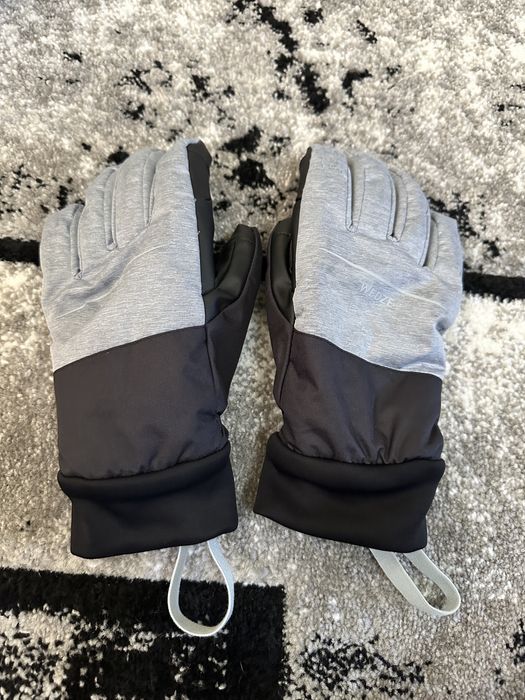 Haine ski snowboard femei (geaca/pantaloni/casca/ochelari)