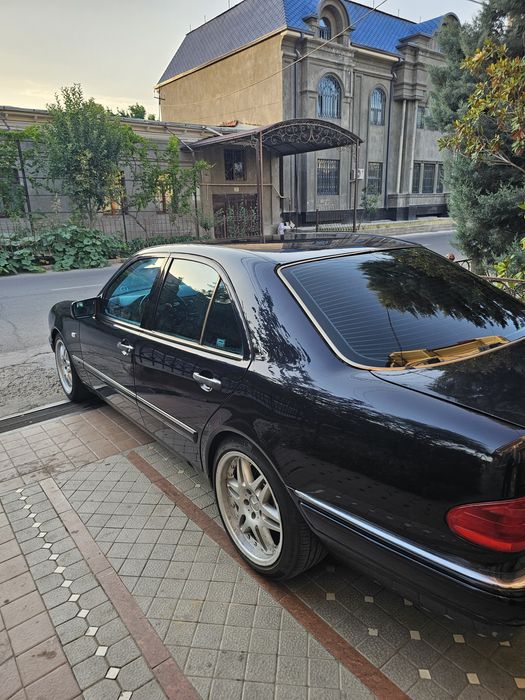 Mercedes benz W210 avangard