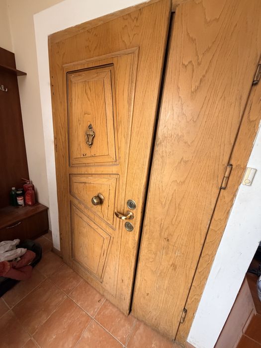 Продам входную дверь