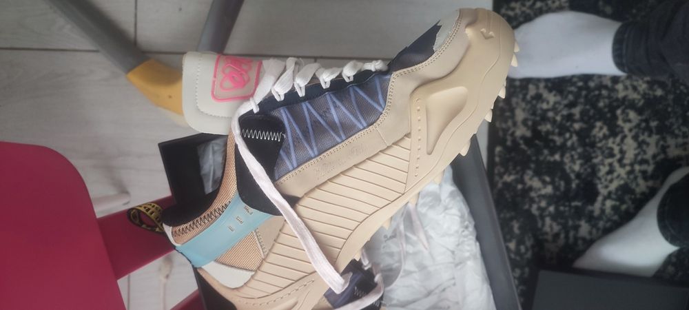 Adidași Off White