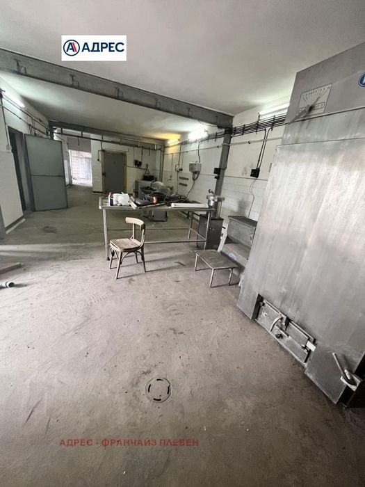 Склад в Плевен, област-с.Брест площ 827 цена 70000