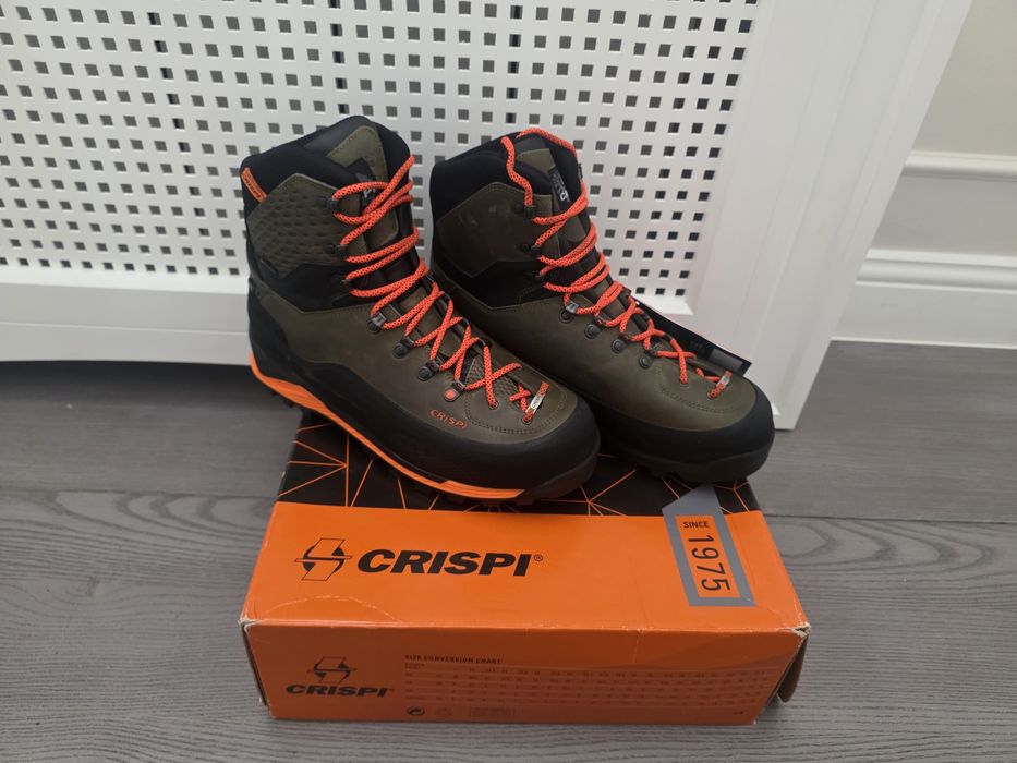 Vand bocanci de vanatoare noi Crispi  Futura PWR