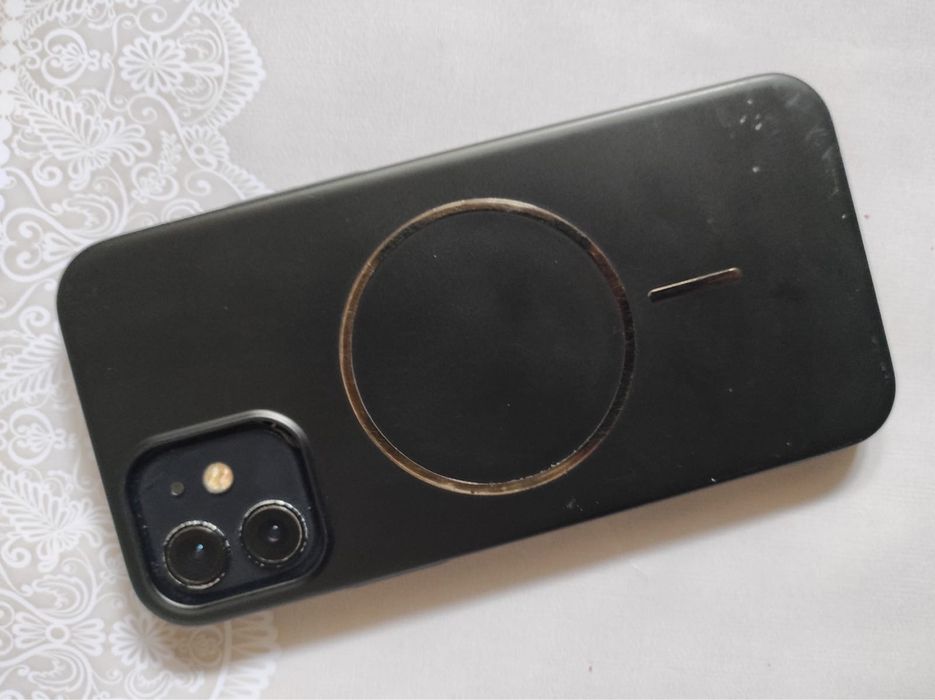 Продам Iphone 12 /64