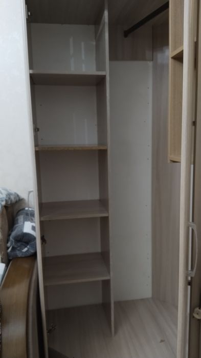 Продаётся угловой шкаф