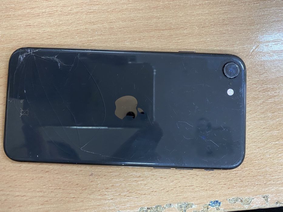 Айфон se2 (2020)