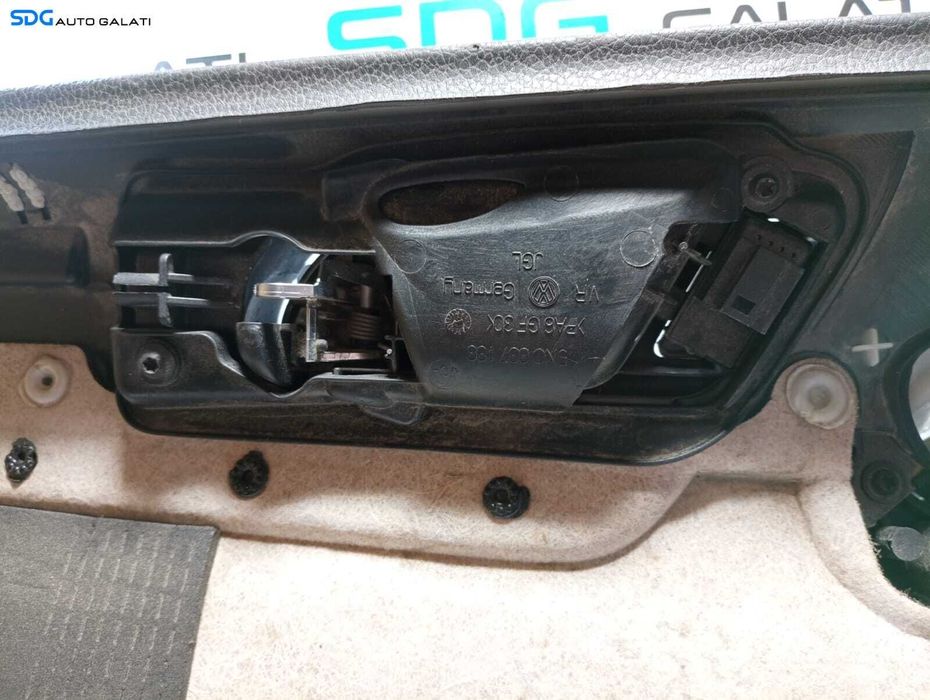 Panou Tapiterie Fata Interioara de Usa Portiera Dreapta Fata Pasager Volkswagen Tiguan 5N 2007 - 2015 Cod 5N0867012B 5N0867180D 5N0837198 [M4180] [Depozit]