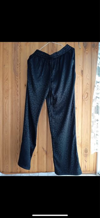 Сатенен костюм