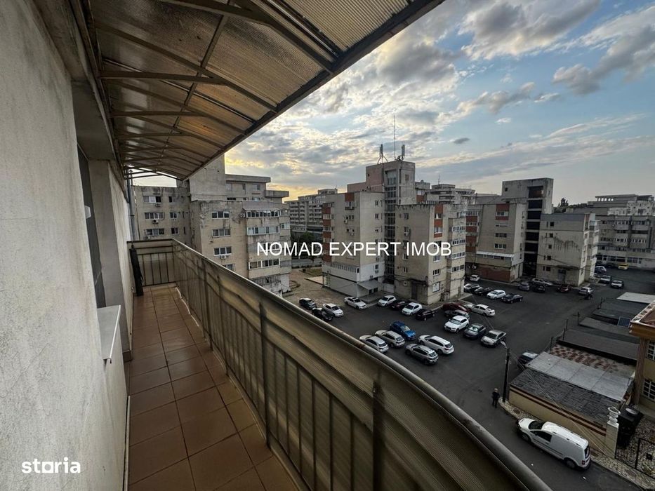 Apartament 3 camere 73,5 mp utili si balcon 7 mp zona Spital