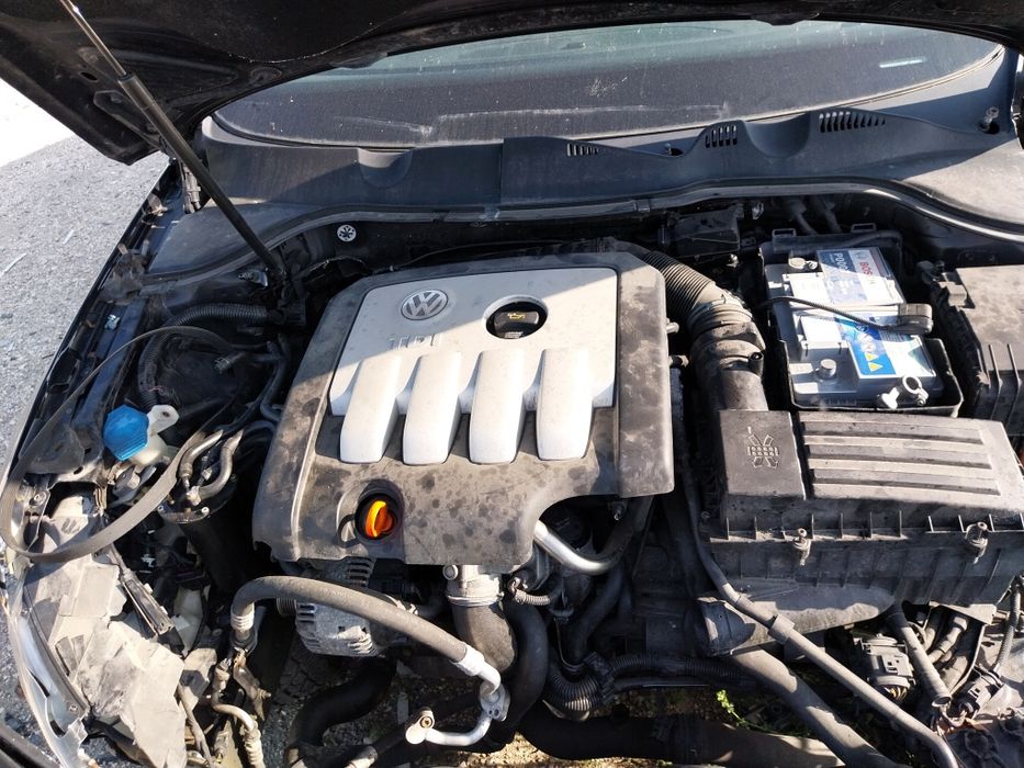 Продавам Пасат 6 на части