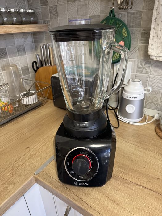 Блендер Bosch SilentMixx, 700 W, вместимост 2.3 л.
