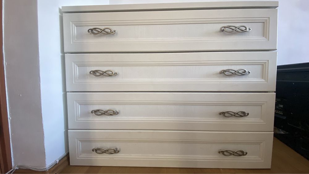 Vand Comoda alba CALITATE SUPERIOARA Italia