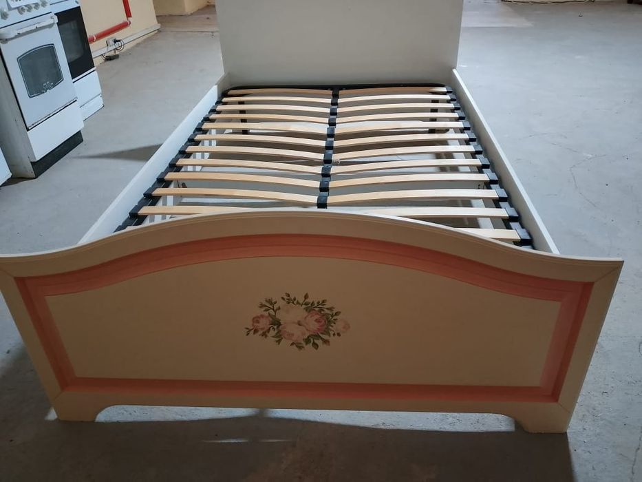 Продам кровать и диван