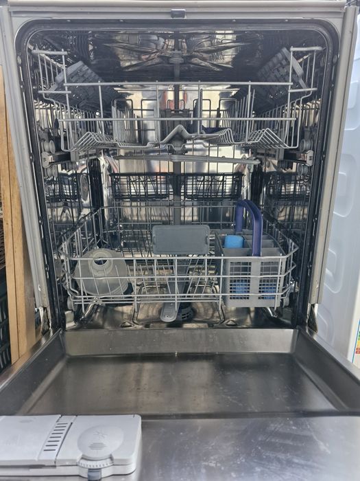 Masina de spalat vase Beko