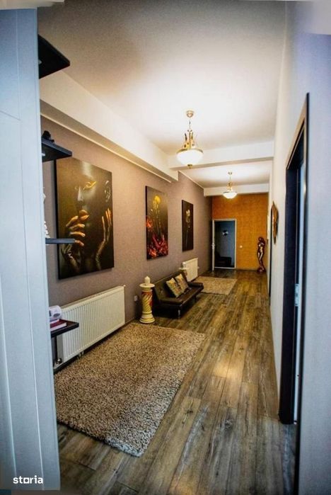 Casa cu piscina,sauna,sala fitness si garaj - Cartier Progresu