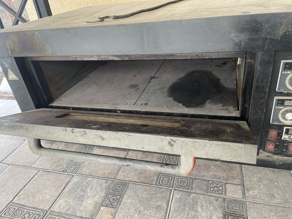 Печь для пиццы и хлеба