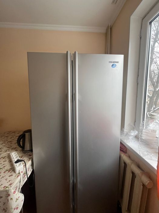 Холодильник с морозильником  Самсунг