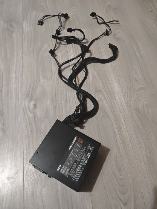 Vând Sursă MSI MAG A550BN