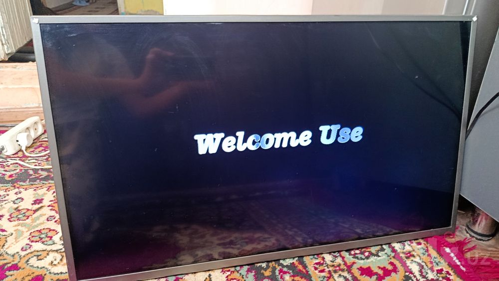 LED Телевизор 32" (без пульта, под Smart приставку / тюнер / видеонабл