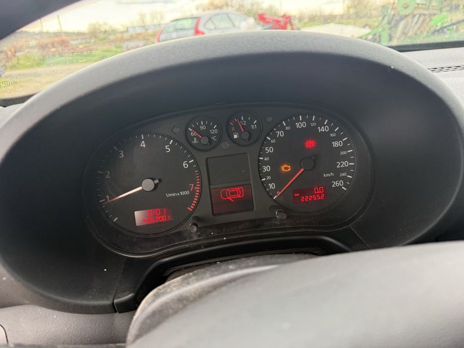 Ауди а3 1.6 фейс на части или цяло