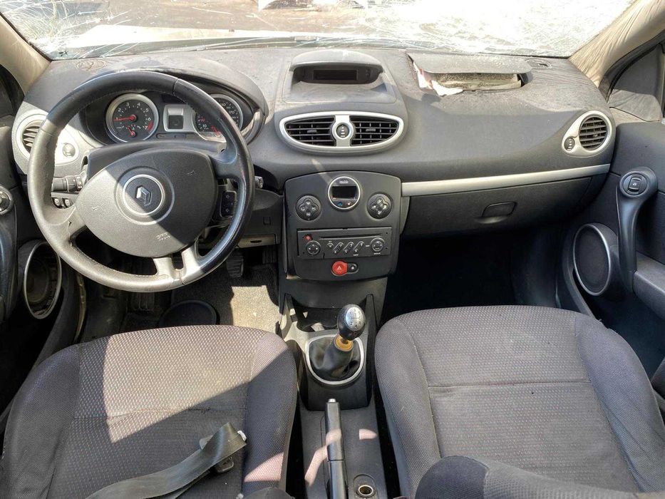 dezmembrez renault clio 3, 1.2i/usa fata clio/hayon/coloana volan clio
