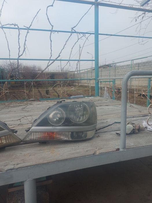 Передные фары Лексуса