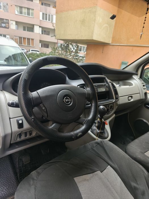 Vând Opel vivaro