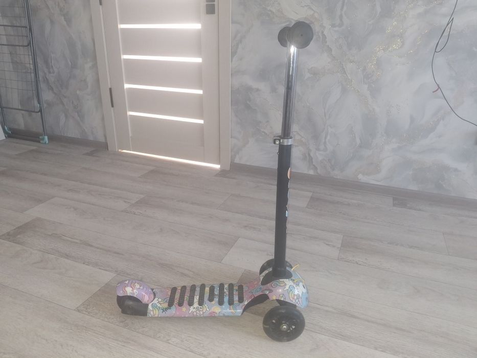 Продам детский самокат