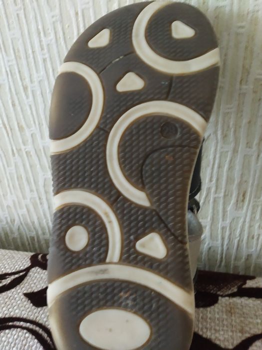 Продам детские сандалики