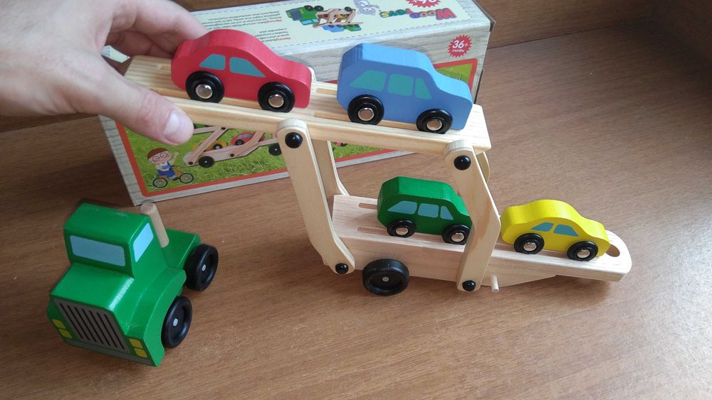 Голям Дървен Автовоз камион с 4 колички и подвижна платформа от дърво