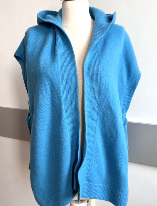 Benetton меко и хубава пуловерче/пончо Benetton