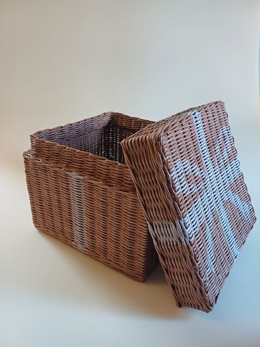 Продам плетенный короб с крышкой