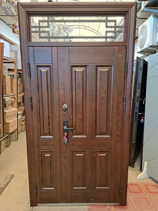 Железные входные двери.