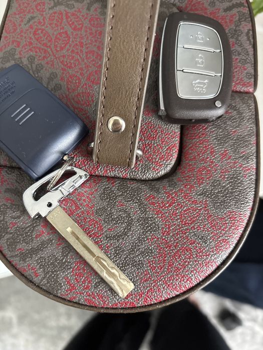 Продам смарт ключи Хюндай