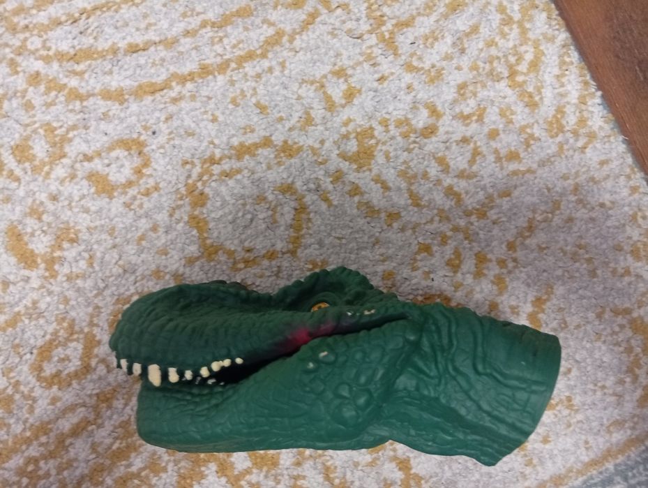 Ръкавичка крокодил