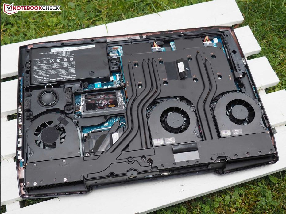 Schenker XMG/Intel Core i7-7700K 4.50Ghz/NVidia GTX 1080 8GB 190W/16GB RAM/512GB SSD NVMe + 1TB HDD/17.3 2K Quad HD IPS 120hz геймърски gaming laptop