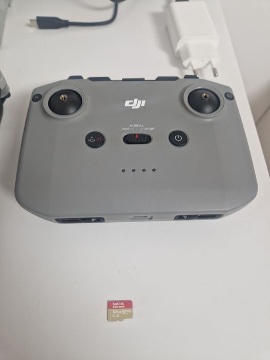 Dji mini 4 pro.aproape noua