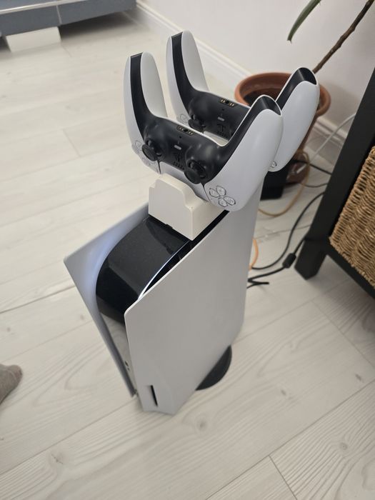 Playstation 5 si 2 controller
