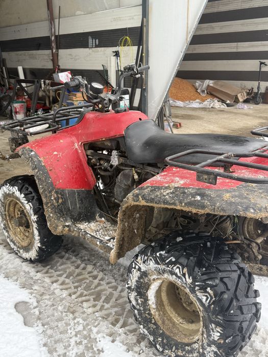 Vând atv Linhai de 300