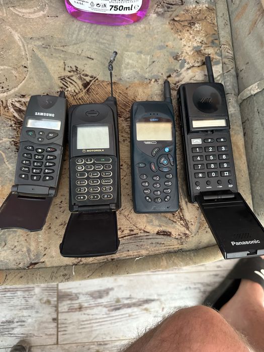 Vand colectie telefoane vechi