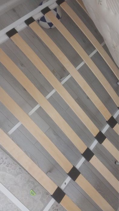 Кровать с матрасом